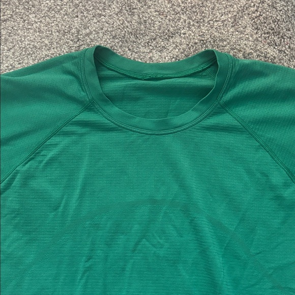 Lululemon top - Picture 2 of 7